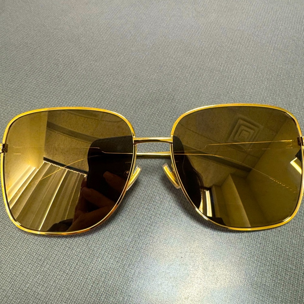 Like new super trendy square big glasses